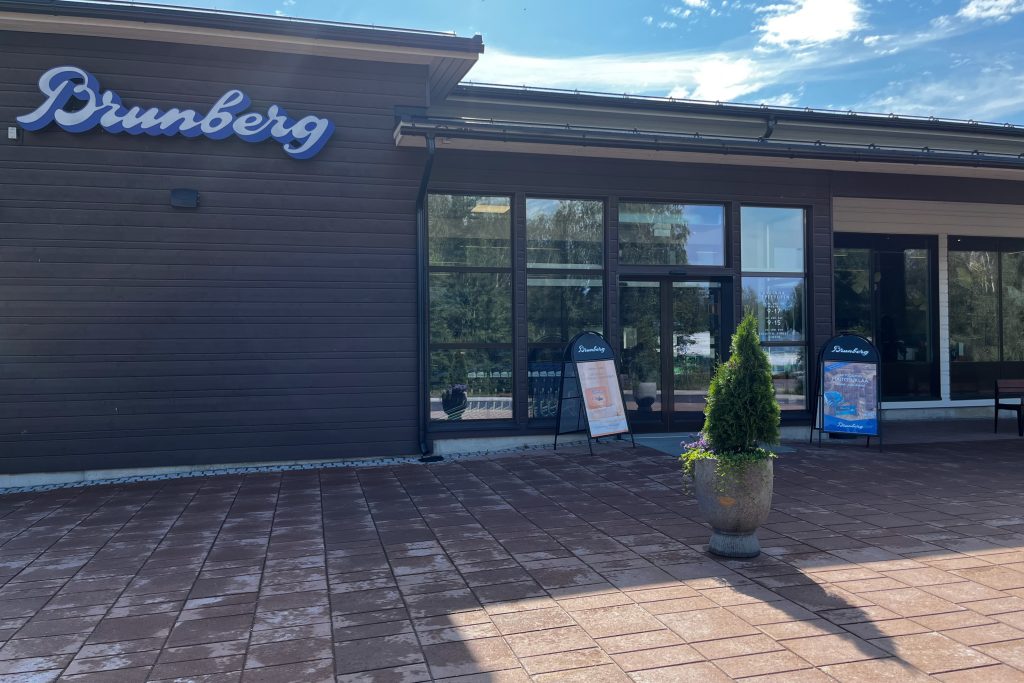 Storefront of Brunberg Chocolate Shop