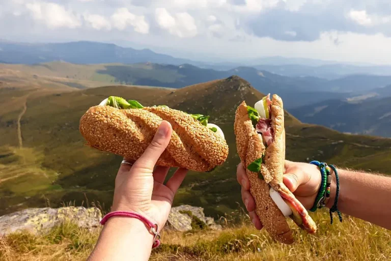 Hiking Fuel for High Elevation: Snacks and Tips to Prevent Fatigue